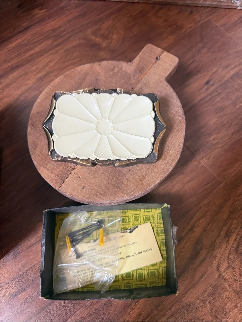 Vintage NIB Carriage House Collection Toilet Paper, Soap Dish, Light Switch